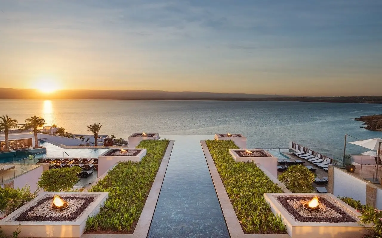 Dead Sea Resorts vs. Budget Guesthouses